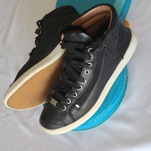 UGG sneakers - Picture 5 of 13